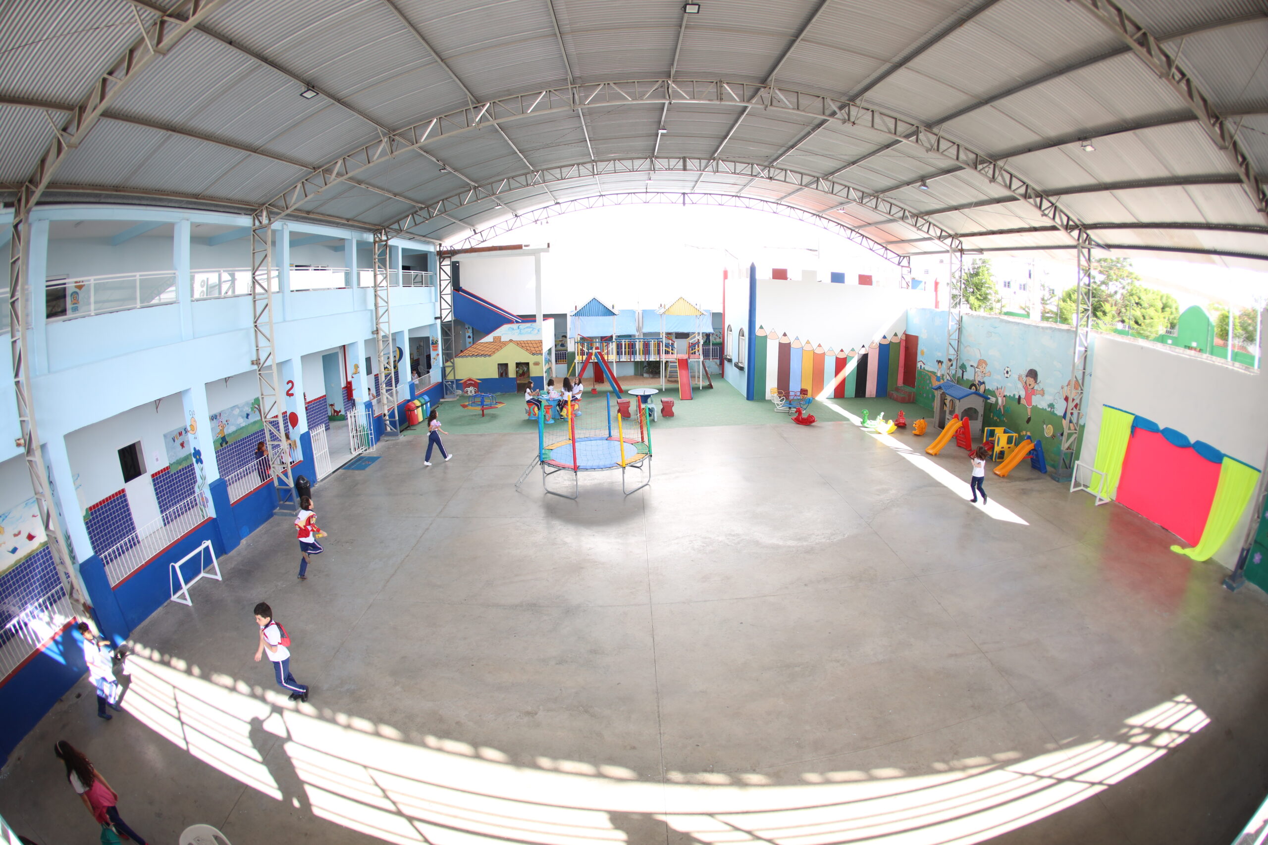 Quadra Infantil e Parquinho